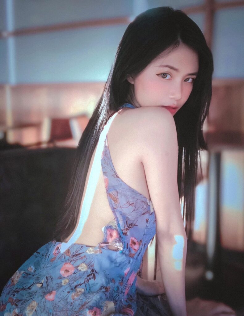 anh gai xinh an mac ho hang khi ve dep va phan cam cham tran trong the gioi so 697d73bb0806a