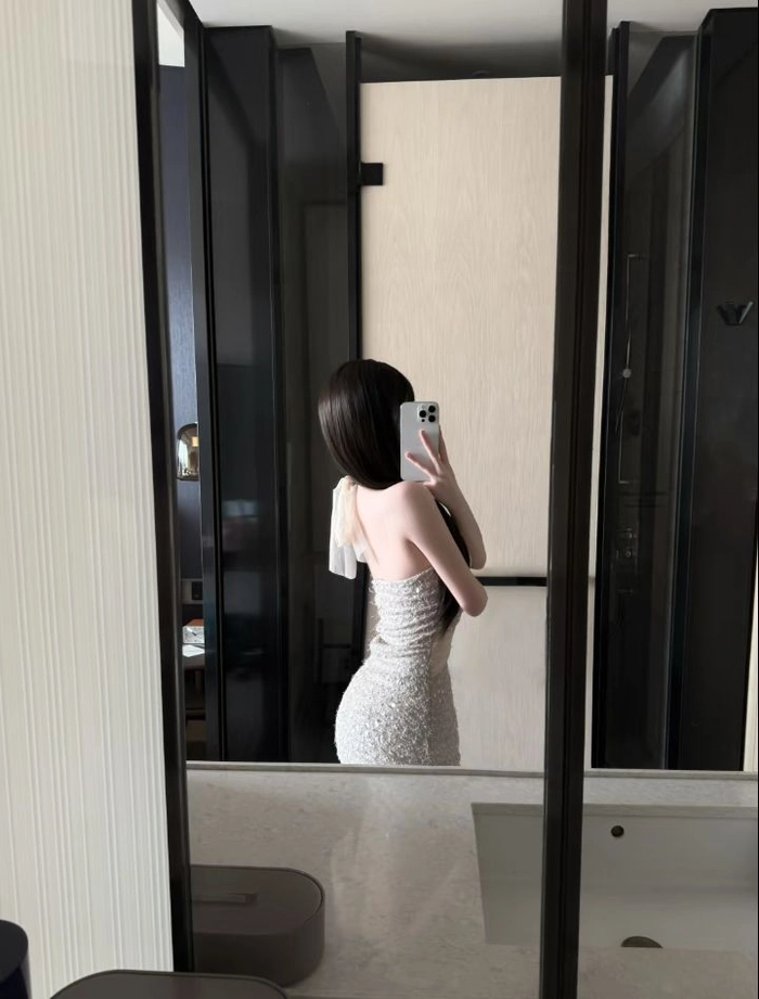 anh gai xinh chup truoc guong phong cach nghe thuat va bi quyet tao dang de noi bat 697d0f6670570