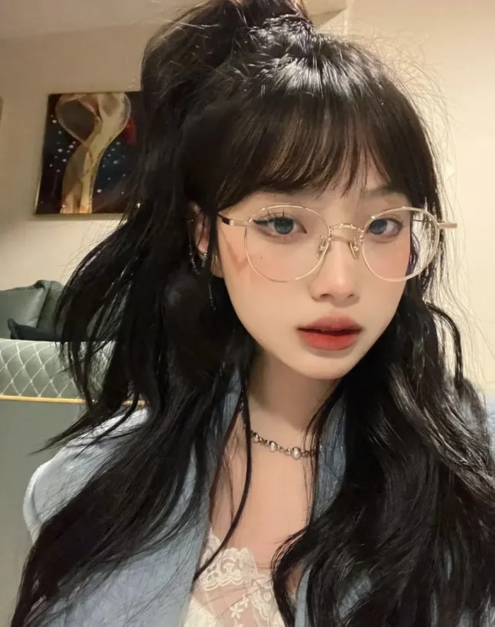 anh gai xinh deo mat kinh cute ve dep tri thuc dang yeu va phong cach 697d60805bc68