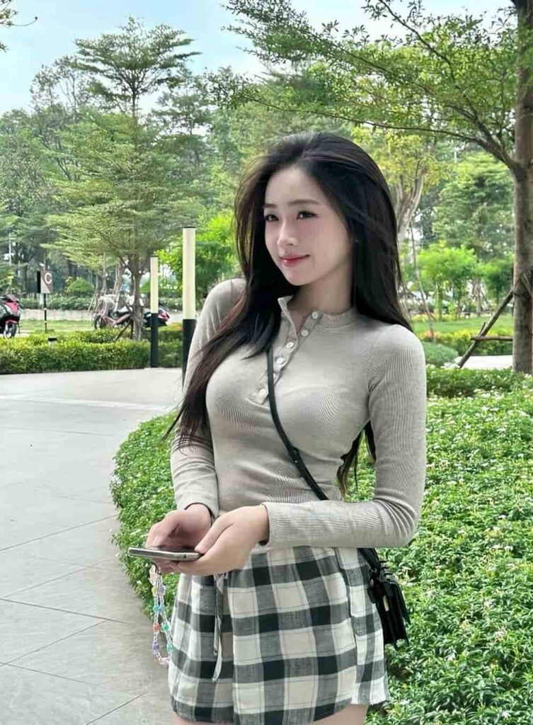 anh gai xinh khoe nguc xu huong gay chan dong mang xa hoi va nhung phan tich sau sac 697d773be2ed5