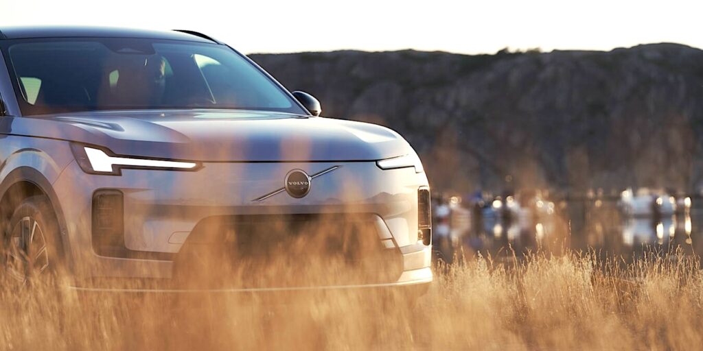 anh gai xinh khoe veu xu huong thu hut va nhung goc nhin da chieu 697d9f4f0758c