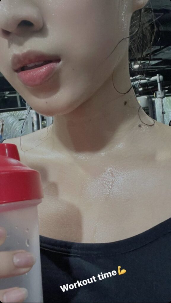 anh gai xinh lo ti xu huong hot tren mang xa hoi va nhung anh huong kho luong 697d2a5cce448