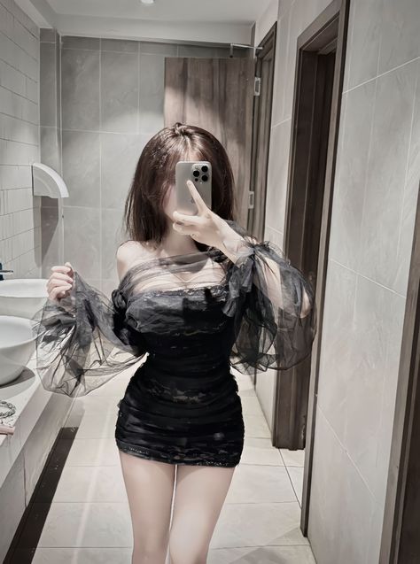 anh gai xinh mac ao hai day xu huong thoi trang goi cam va tinh te tai hien trong moi khoanh khac 697d6bfa9da3f