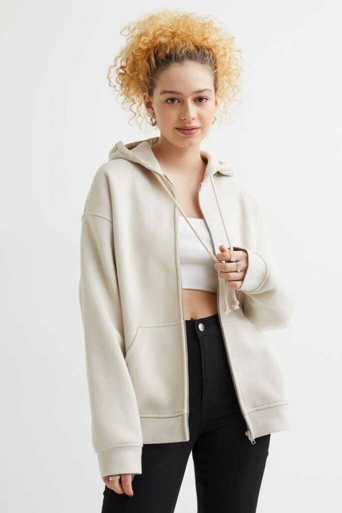 anh gai xinh mac ao hoodie che mat xu huong thoi trang va nghe thuat moi la 697d5ea04bd25