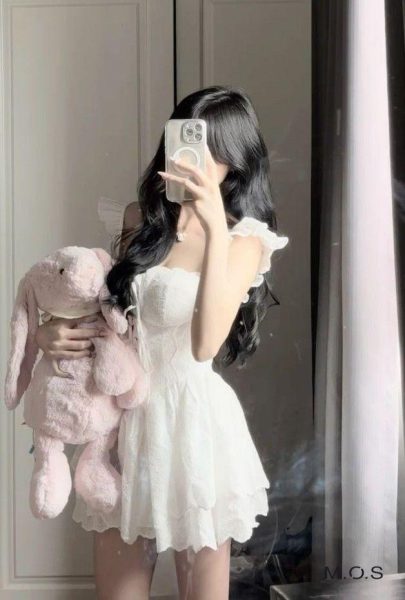 anh gai xinh thieu vai canh tuong gay tranh cai va anh huong xa hoi sau sac 697d62260abb6