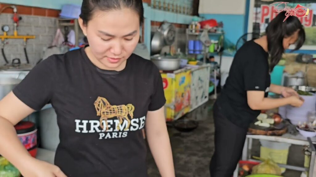 bao dam gai xinh xu huong gay tranh cai va nhung he luy tiem an trong xa hoi hien dai 697d86b26285d