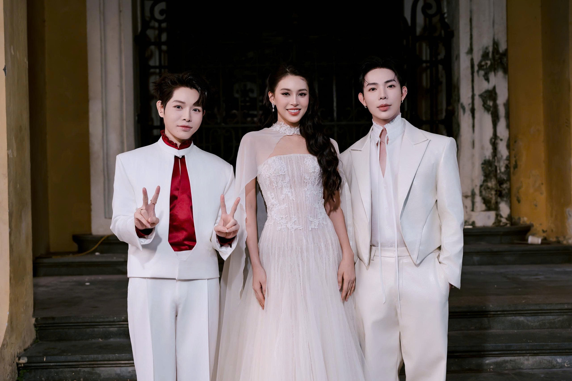 Cô Gái Xinh Đẹp và 3 Chàng Trai May Mắn - Mối Tình Yêu Hiện Đại Đầy Bí Ẩn Và Bất Ngờ