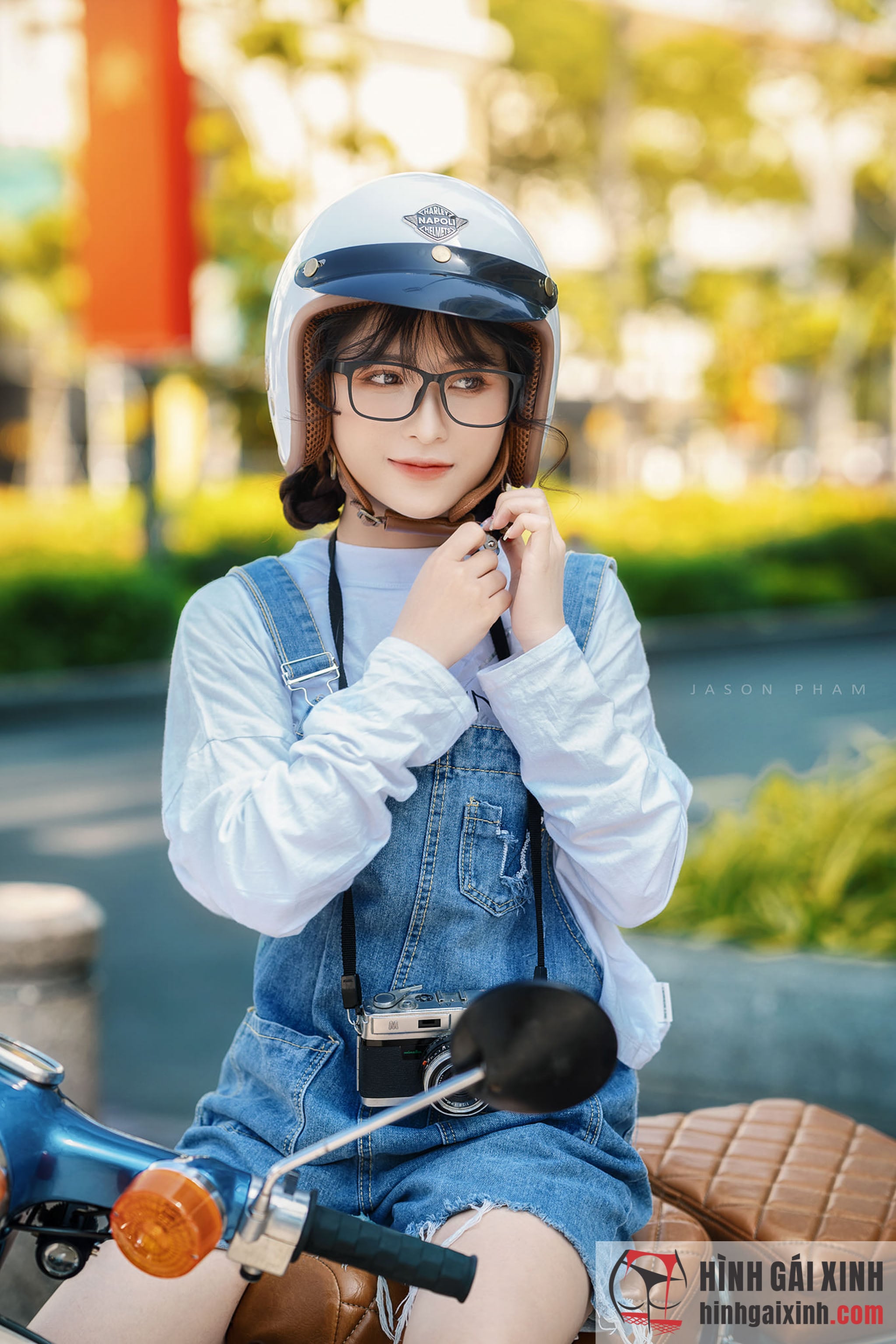 Gái xinh 18+ khoe hàng – Hiện tượng mạng gây chú ý và hệ lụy xã hội