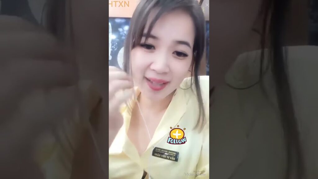 gai xinh ao dai khoe hang khi net dep truyen thong bi mau thuan voi thuc trang mang xa hoi hien nay 697d743199a38