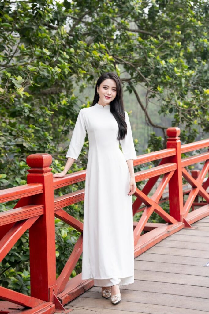 gai xinh ao dai sexy ve dep truyen thong hoa quyen net goi cam cua phu nu viet 697d498978bff