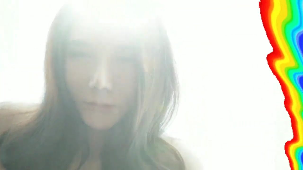 Gái xinh bikini không che: Nguồn cảm hứng hay vấn đề nhức nhối của mạng xã hội hiện đại?