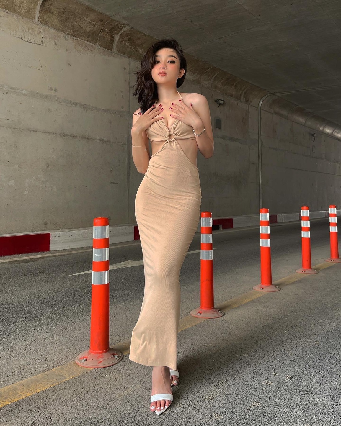 Gái Xinh "Bổ Mắt" - Xu Hướng Thẩm Mỹ và Những Góc Nhìn Xã Hội Đa Chiều