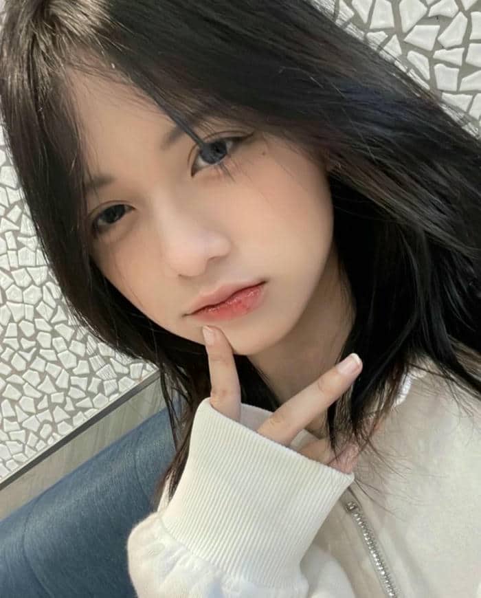 gai xinh c xu huong toa sang tre trung va phong cach trong xa hoi hien dai 697d5b927d224