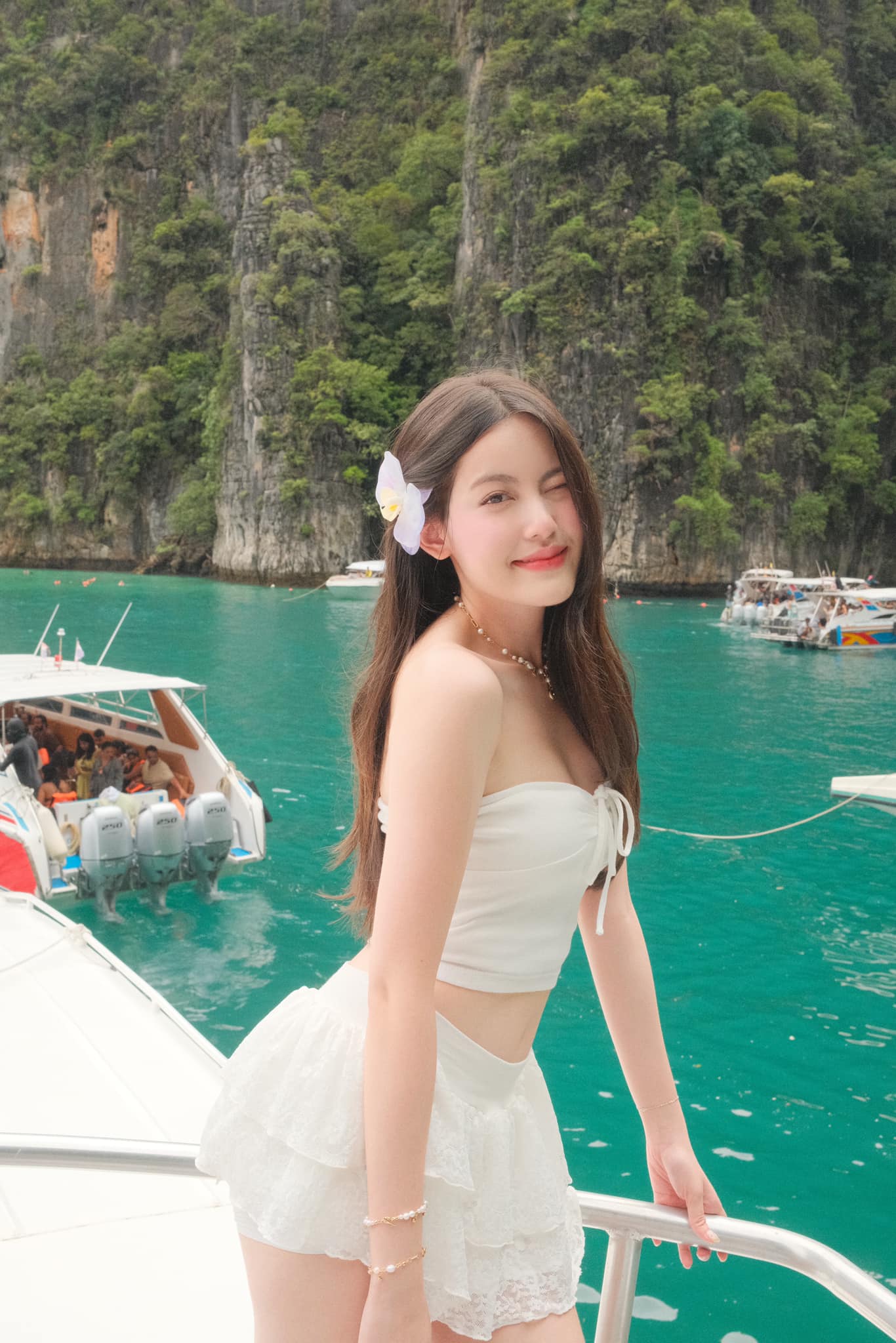 Gái xinh cave - Hiện tượng mạng xã hội và những góc nhìn đa chiều của xã hội Việt Nam