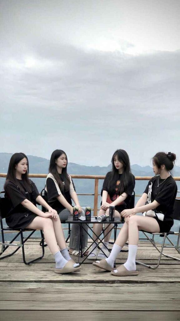 gai xinh chat xu huong ket noi truc tuyen pho bien thoi dai so 697d9f540fd29