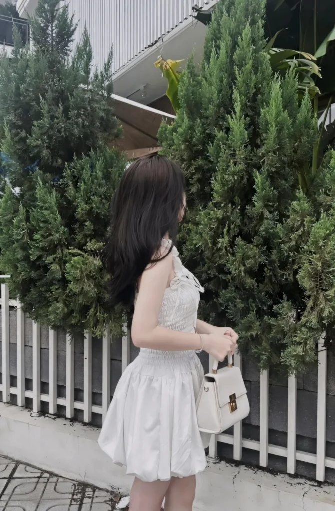 gai xinh che mat bi an huyen thoai hay phong cach thoi thuong cua gioi tre hien dai 697d0642716bf