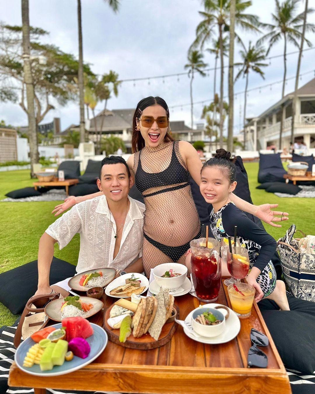 Gái Xinh Có Bầu: Thực Trạng Khắc Nghiệt và Những Quan Điểm Đa Chiều Trong Xã Hội Hiện Đại