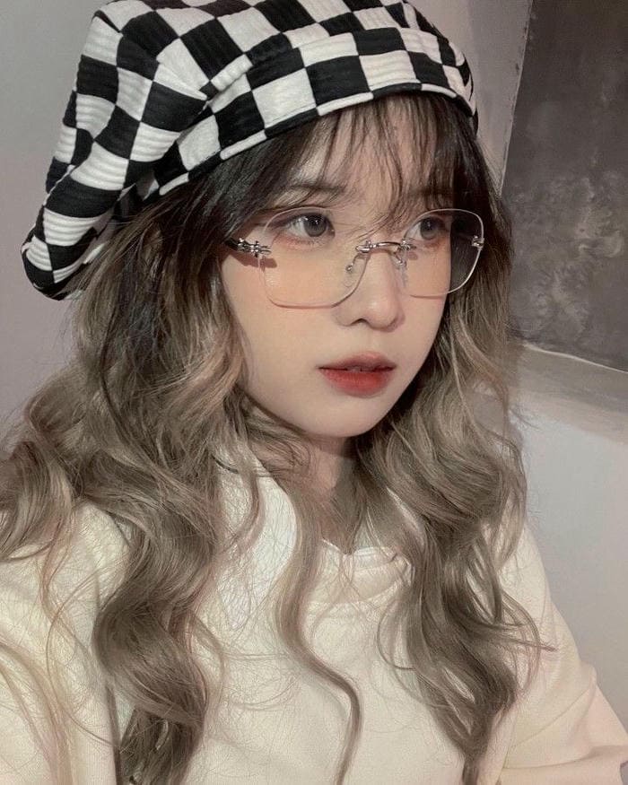 gai xinh cute deo kinh ve dep tinh te ket hop thoi trang hien dai 697d563131bfa