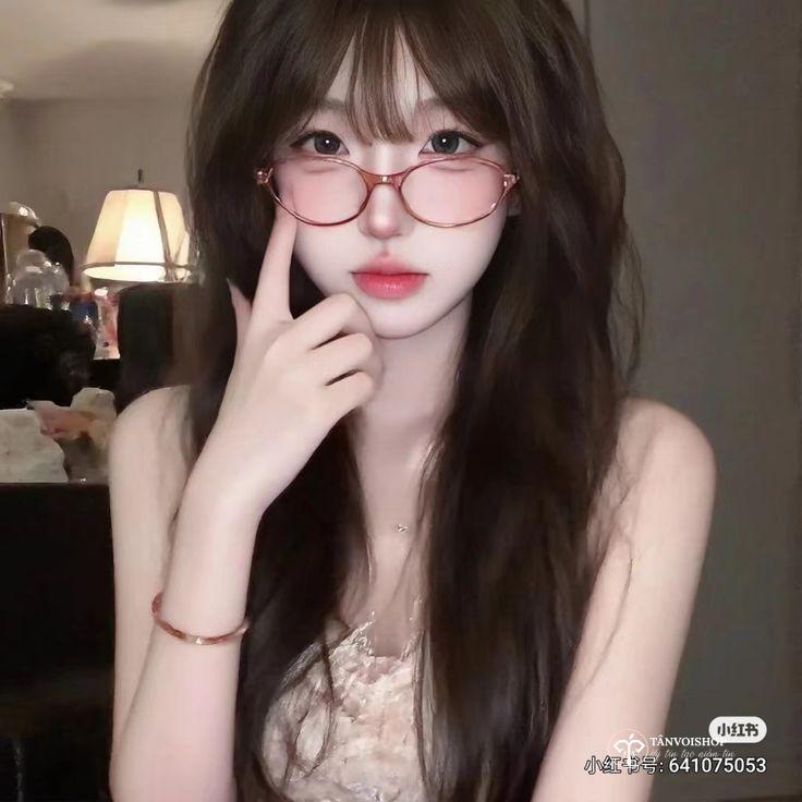 gai xinh deo kinh cute xu huong phong cach giup nang tro thanh trung tam moi anh nhin 697d2ad522d61