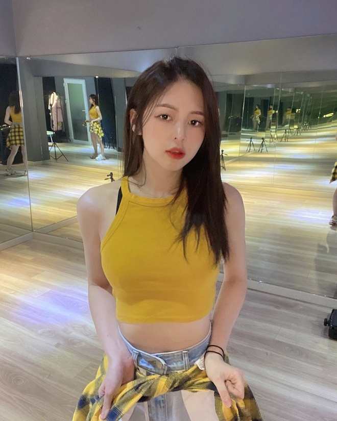 gai xinh eo thon ve dep hoan hao thoi hien dai va nhung bi mat dang sau 697d22daa04da