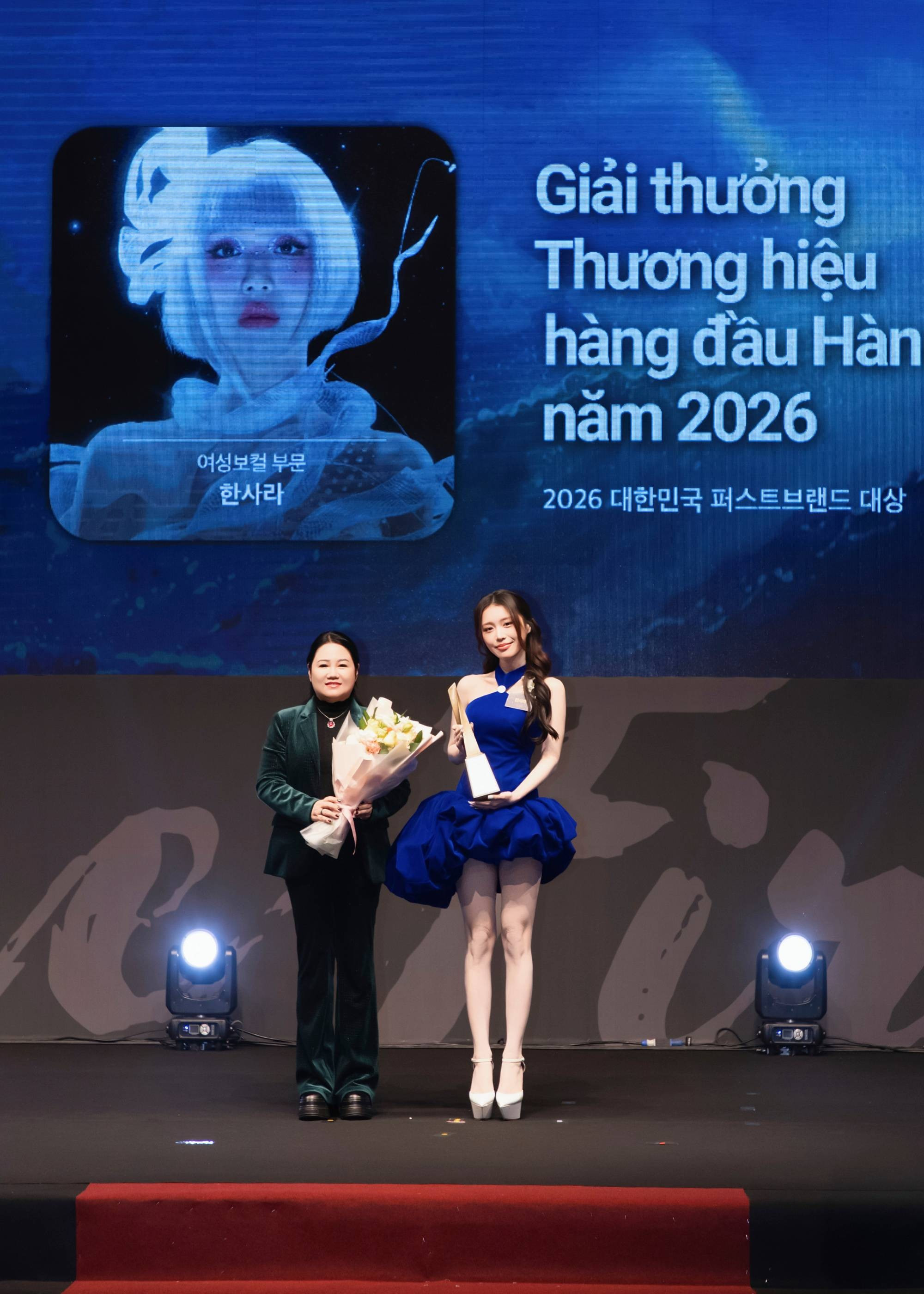 Gai xinh Hàn Quốc show hàng - Xu hướng mới hay vấn đề xã hội đáng lo ngại?