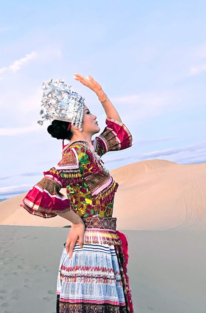 gai xinh hoa than xu huong gay soc hay nghe thuat phan anh cuoc song hien dai 697d265e23f67