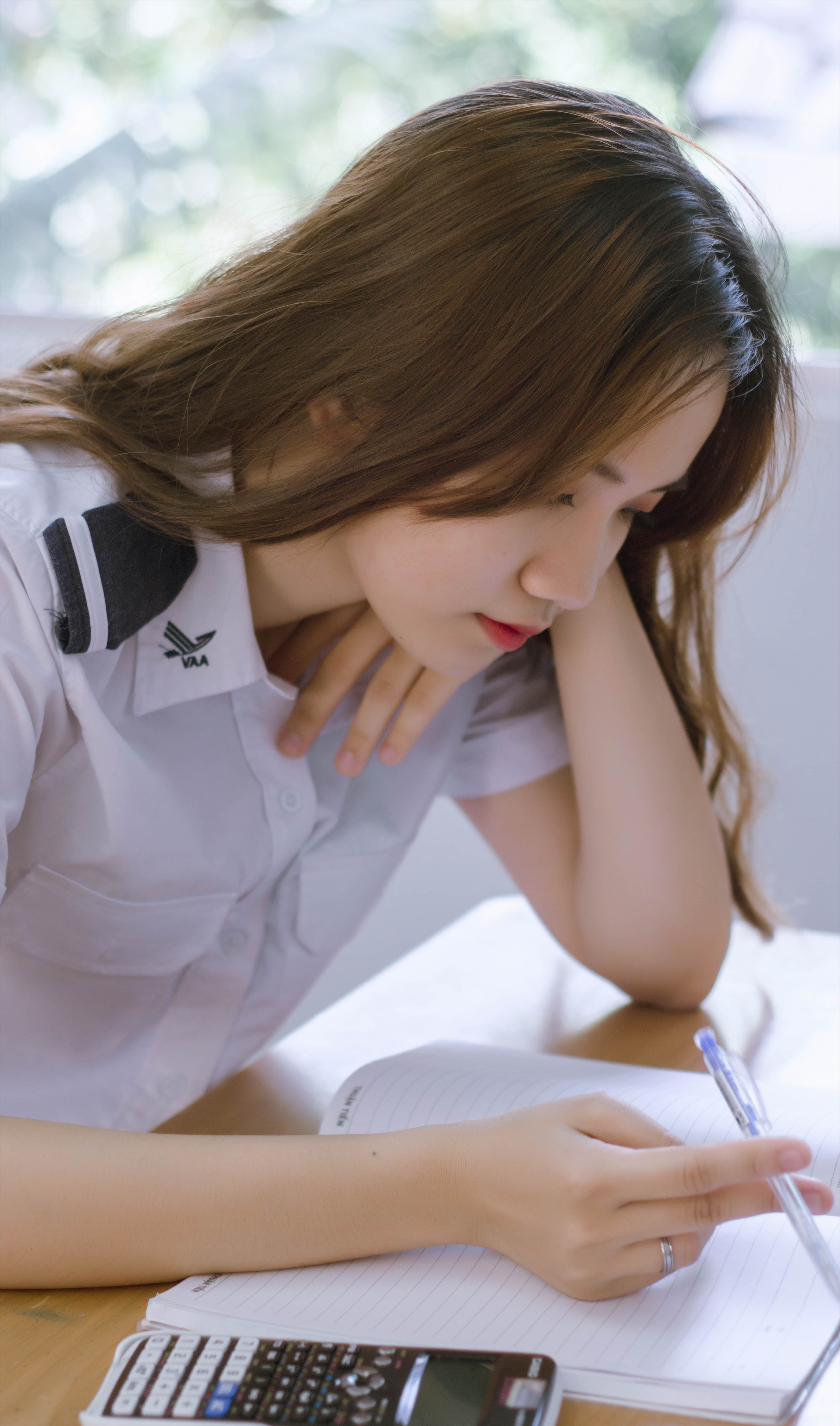 Gái xinh học sinh - Vẻ đẹp rạng ngời và hành trình khẳng định bản thân