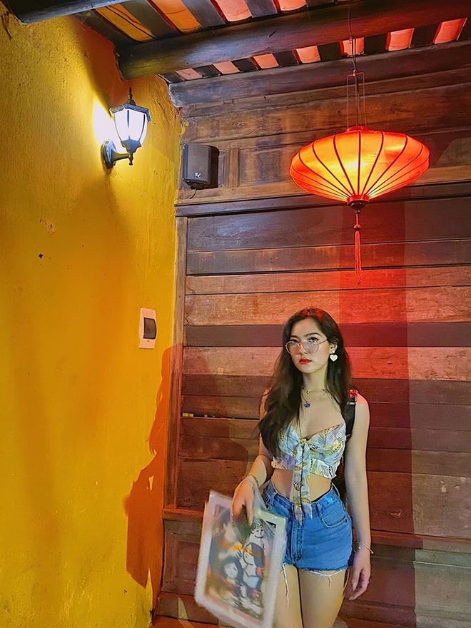 gai xinh khoe 3 vong xu huong nong bong va nhung goc khuat cua lang giai tri mang xa hoi 697d8f61acc74