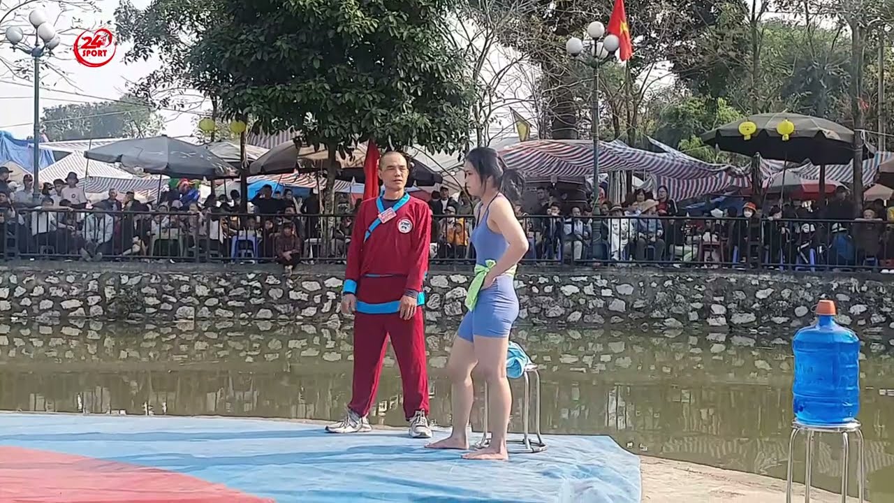 Gái xinh khoe bướm múp - Hiện tượng xã hội và những vấn đề liên quan trên mạng