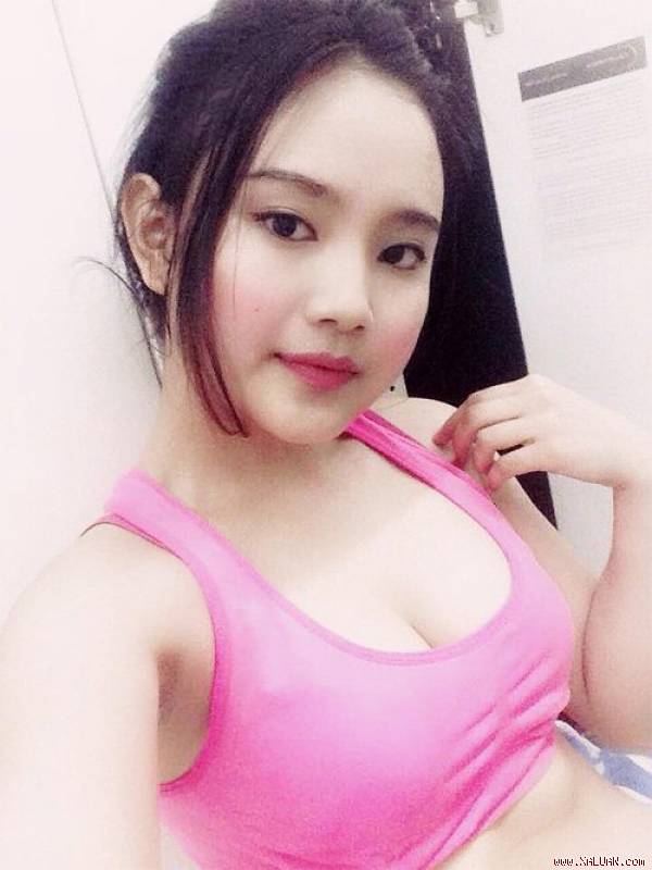 gai xinh khoe hang hien tuong mang xa hoi gay tranh cai va anh huong lon den gioi tre 697d1a6adb476