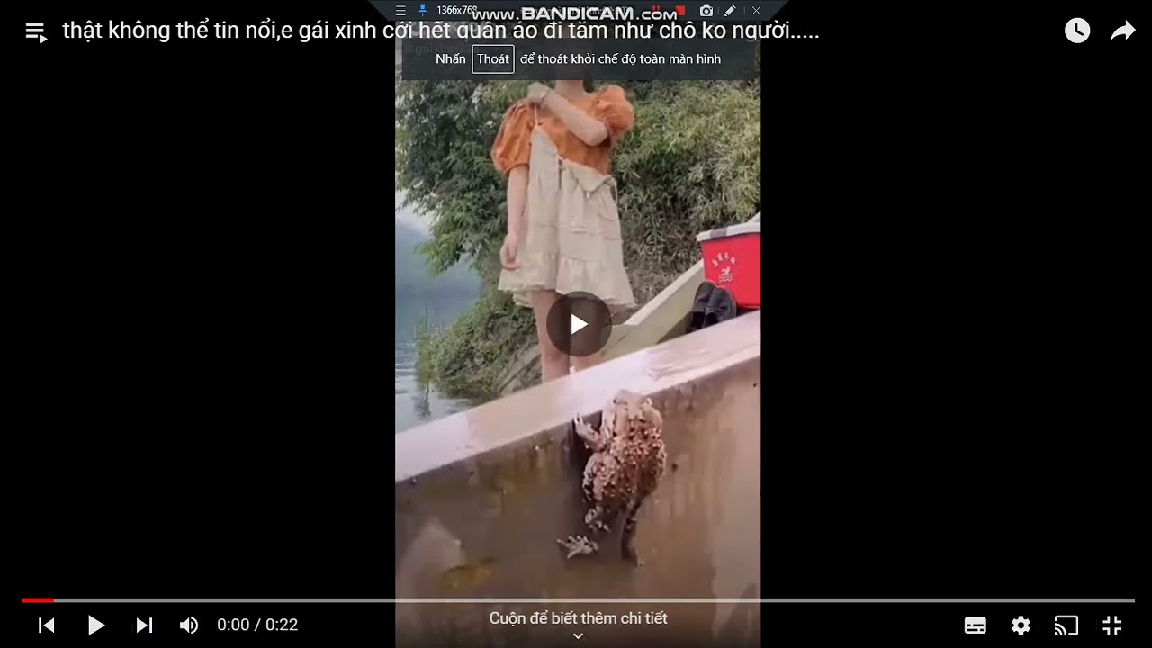 Gái xinh không mặc đồ không che – Hiện tượng gây sốc và những phân tích sâu sắc