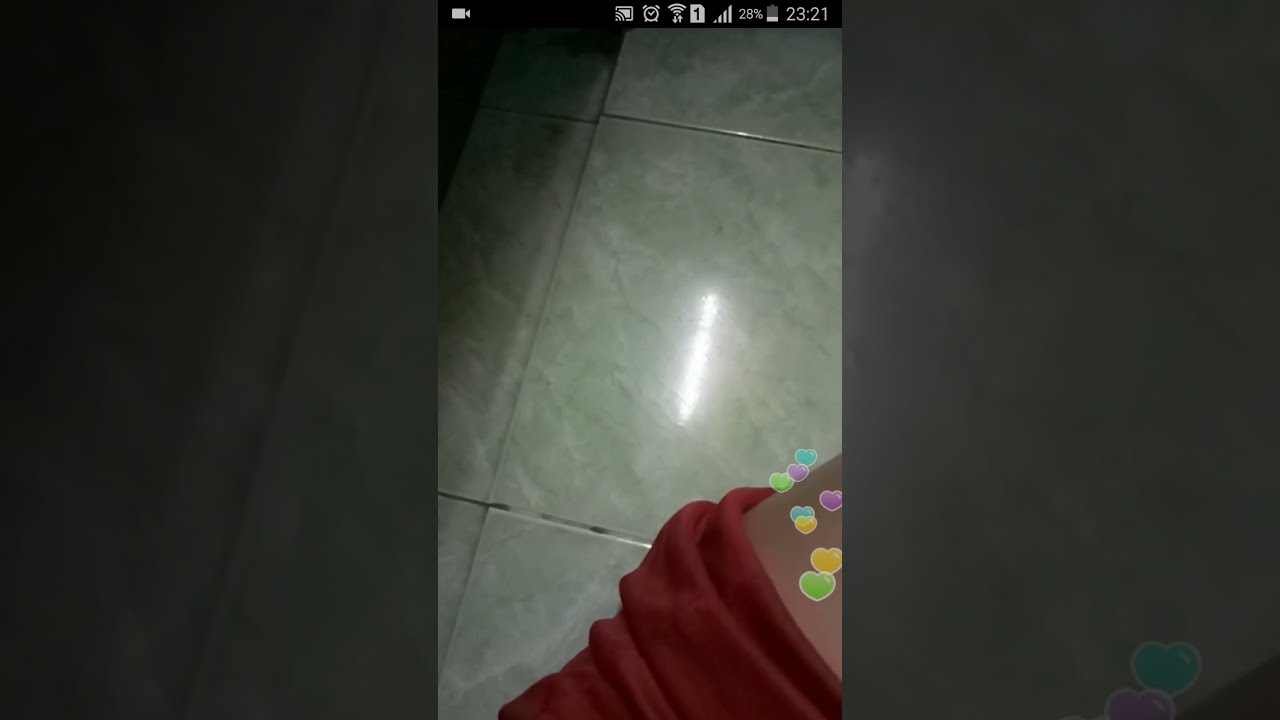 Gái xinh live móc bướm - Những góc nhìn đa chiều về vấn đề cộng đồng mạng