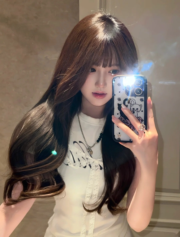 gai xinh live sexy tren mang xa hoi am dieu moi cua the gioi truc tuyen va nhung ap luc nguy hiem 697d7d542ec7e