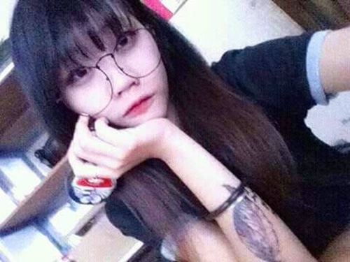 gai xinh lop 12 ve dep trong sang tuoi trang tron va nhung cau chuyen thu vi 697d755a9bcfe