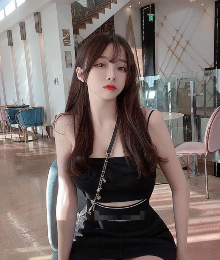 gai xinh mac ao mong van de nhuc nhoi trong the gioi so ngay nay 697d7a865ba38