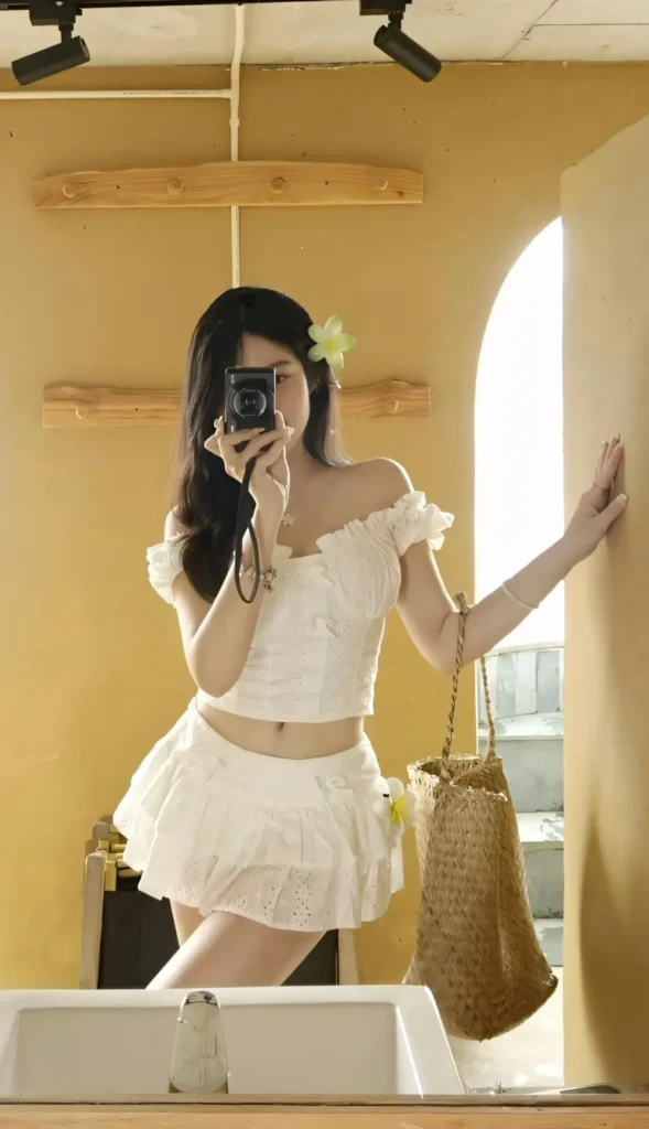 gai xinh mac vay xep ly ngan xu huong quyen ru dam chat phong cach tre trung va nang dong 697d678643ccc