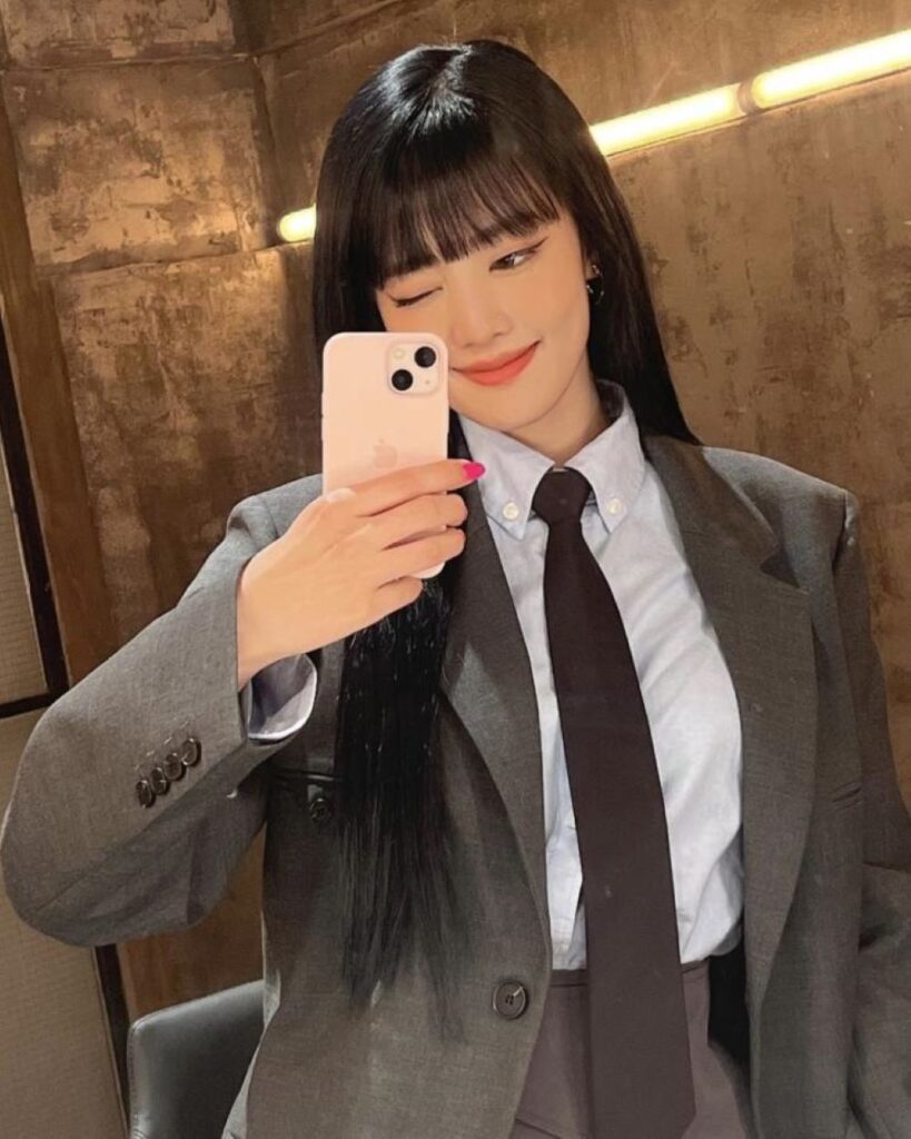 gai xinh mac vay xep ly phong cach thanh lich va ca tinh dot pha 697d48d4e5453