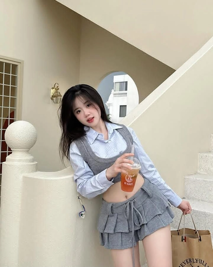 gai xinh mu to nhung tranh cai ve ve dep ngoai hinh va xa hoi hien dai 697d1506d317b