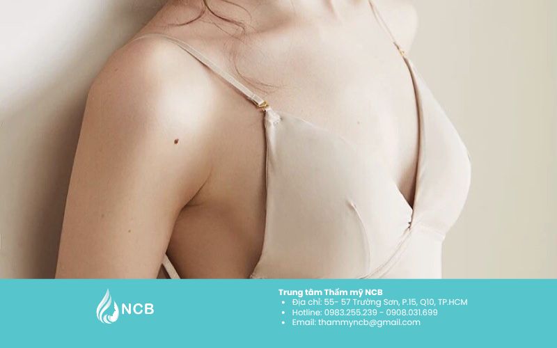 gai xinh nguc leptheo cach toa sang ve dep tu nhien va ban nga rieng 697d74300c7fa