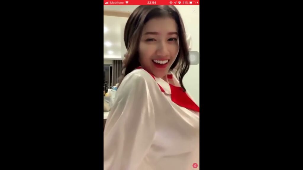 gai xinh show hang tren mmlive thuc trang va hau qua cua hien tuong nay 697d70aa83eaa