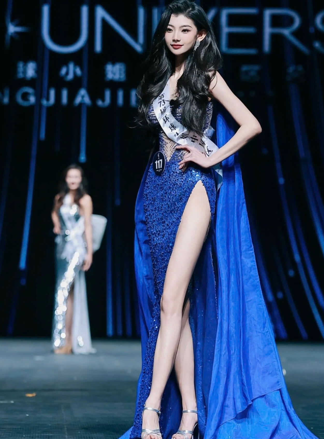 Gái xinh show public - Trào lưu gây tranh cãi và ảnh hưởng sâu rộng trong xã hội hiện đại