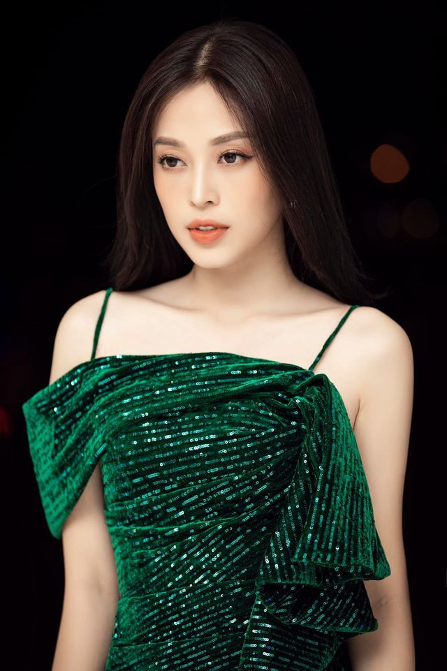 gai xinh trang non xu huong sac dep noi bat va nhung goc khuat trong lang mot viet 697d96a29bc5d