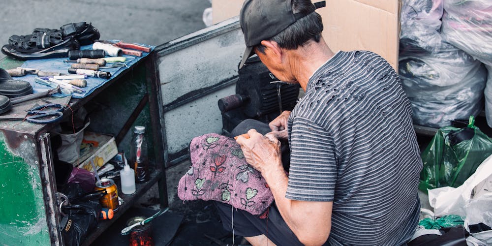 gai xinh trung show hang hien tuong xa hoi gay tranh cai va suy ngam sau sac 697d579a891c5