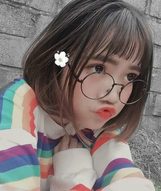 hinh anh gai xinh deo mat kinh ve dep quyen ru va phong cach thoi thuong 697da9de4e087