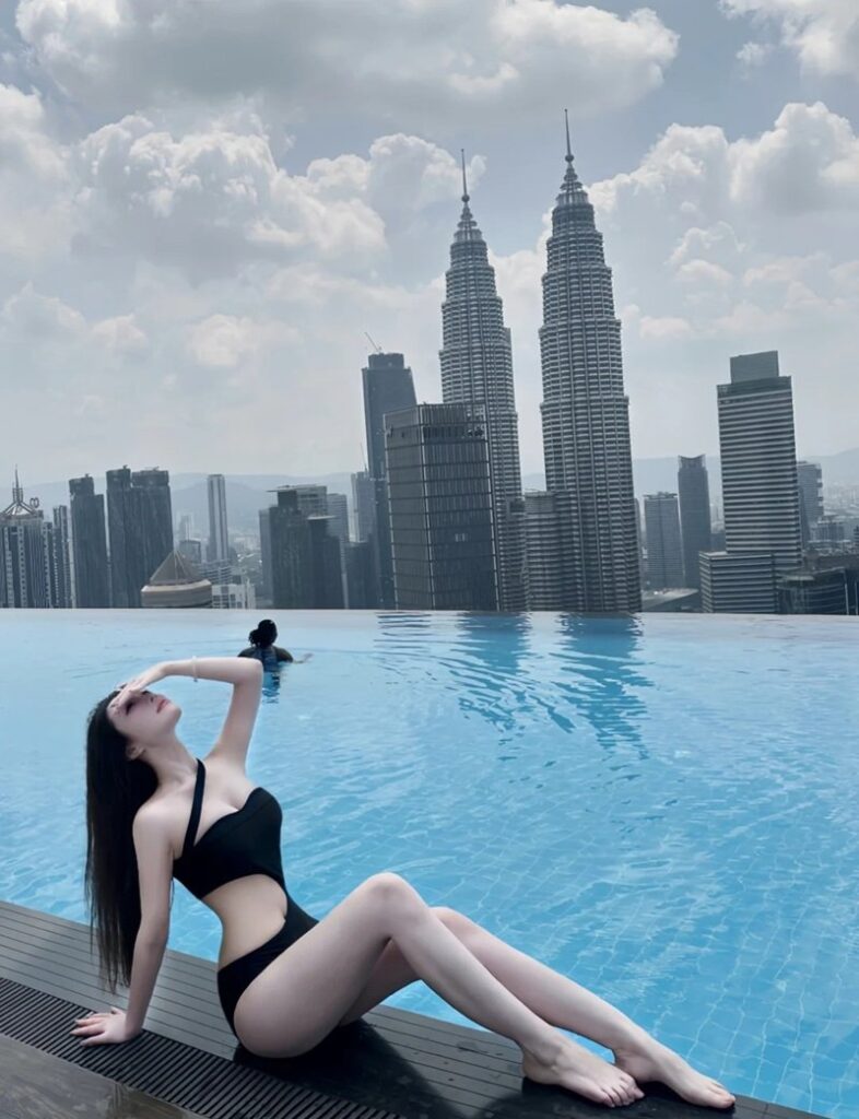 hinh anh gai xinh mac bikini che mat bi an thu hut trong tham my hien dai 697d37b899154