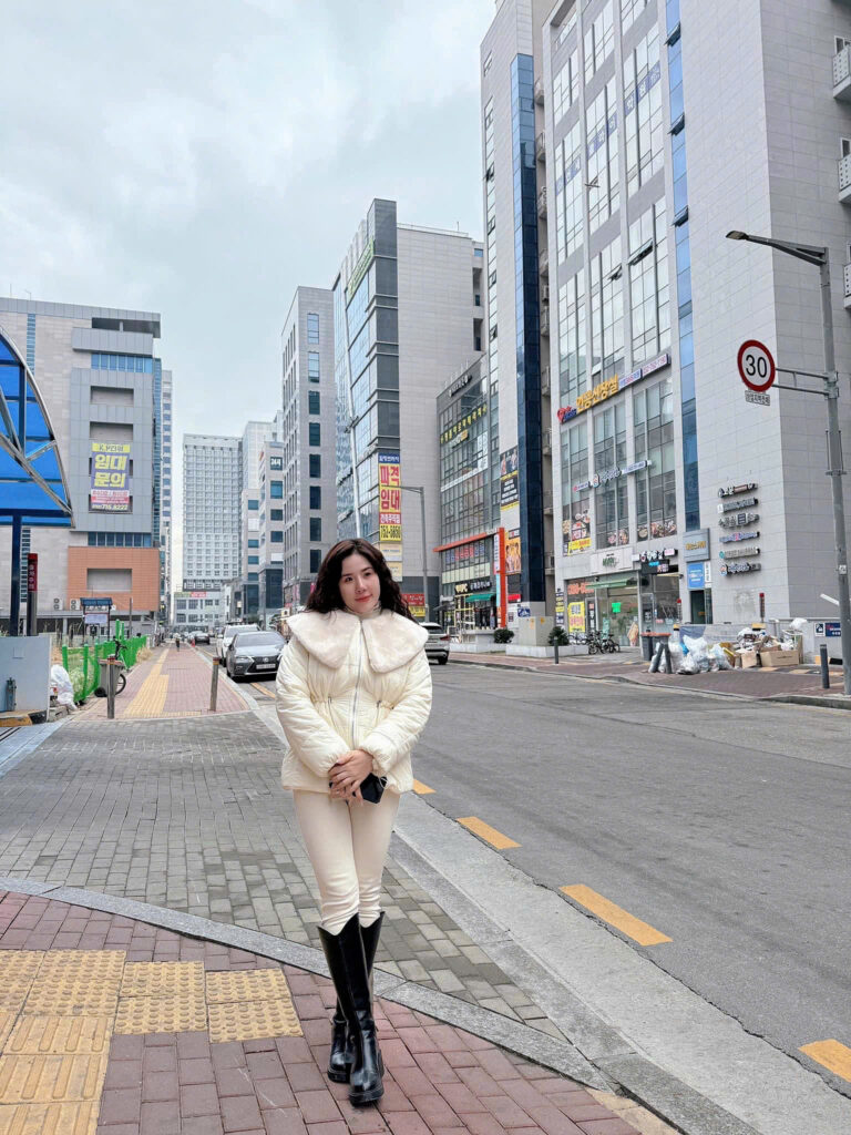 hinh anh gai xinh tiktok khoanh khac dep lung linh gay sot mang xa hoi 697d99b1077eb