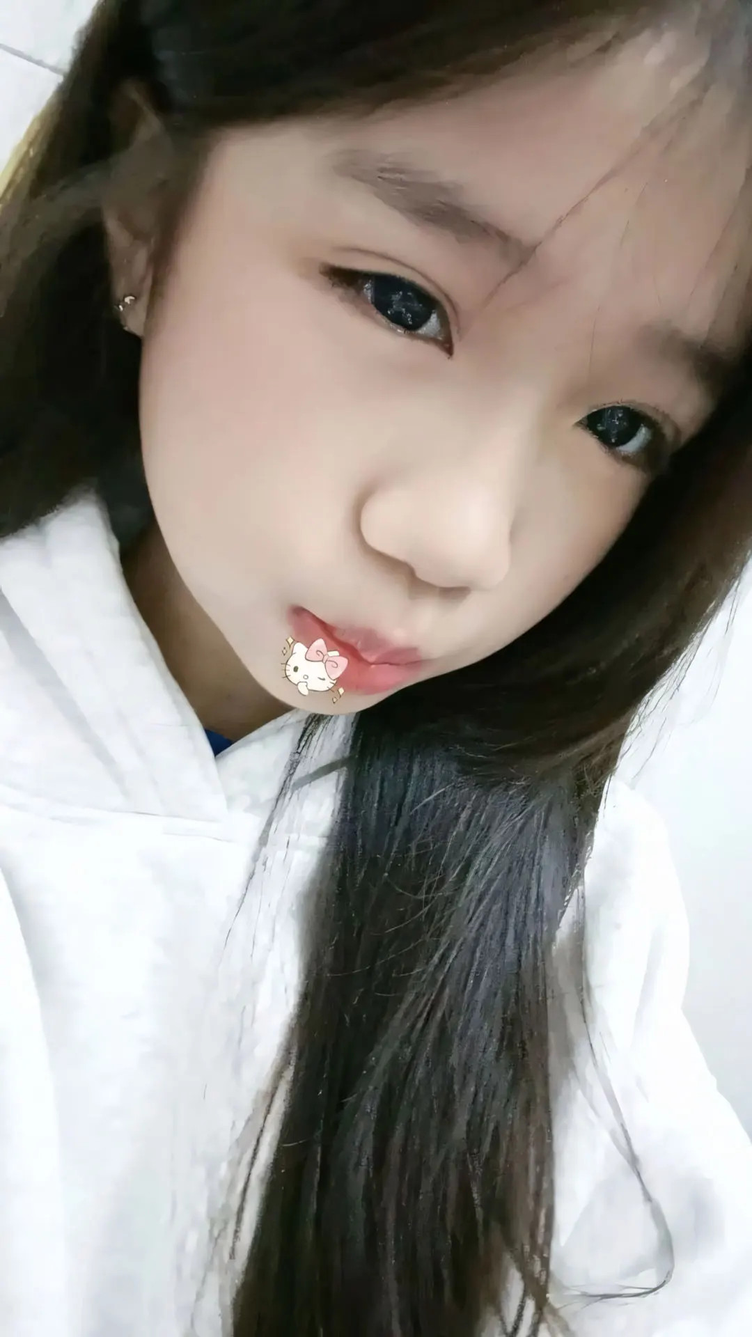 Hình gái xinh TikTok - Xu hướng hot gây sốt cộng đồng mạng Việt Nam