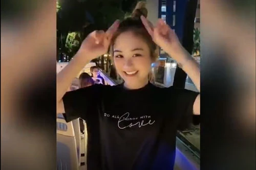 kham pha suc hap dan tu clip hot gai xinh xu huong moi trong the gioi truc tuyen 697d6316bae23