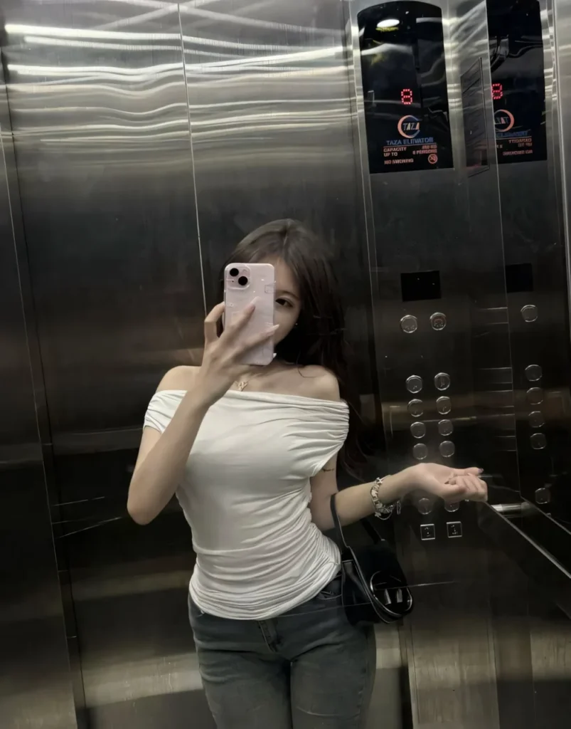 kham pha ve dep tinh te anh gai xinh che mat bang dien thoai toc dai gay sot moi thoi dai 697d656e6223c