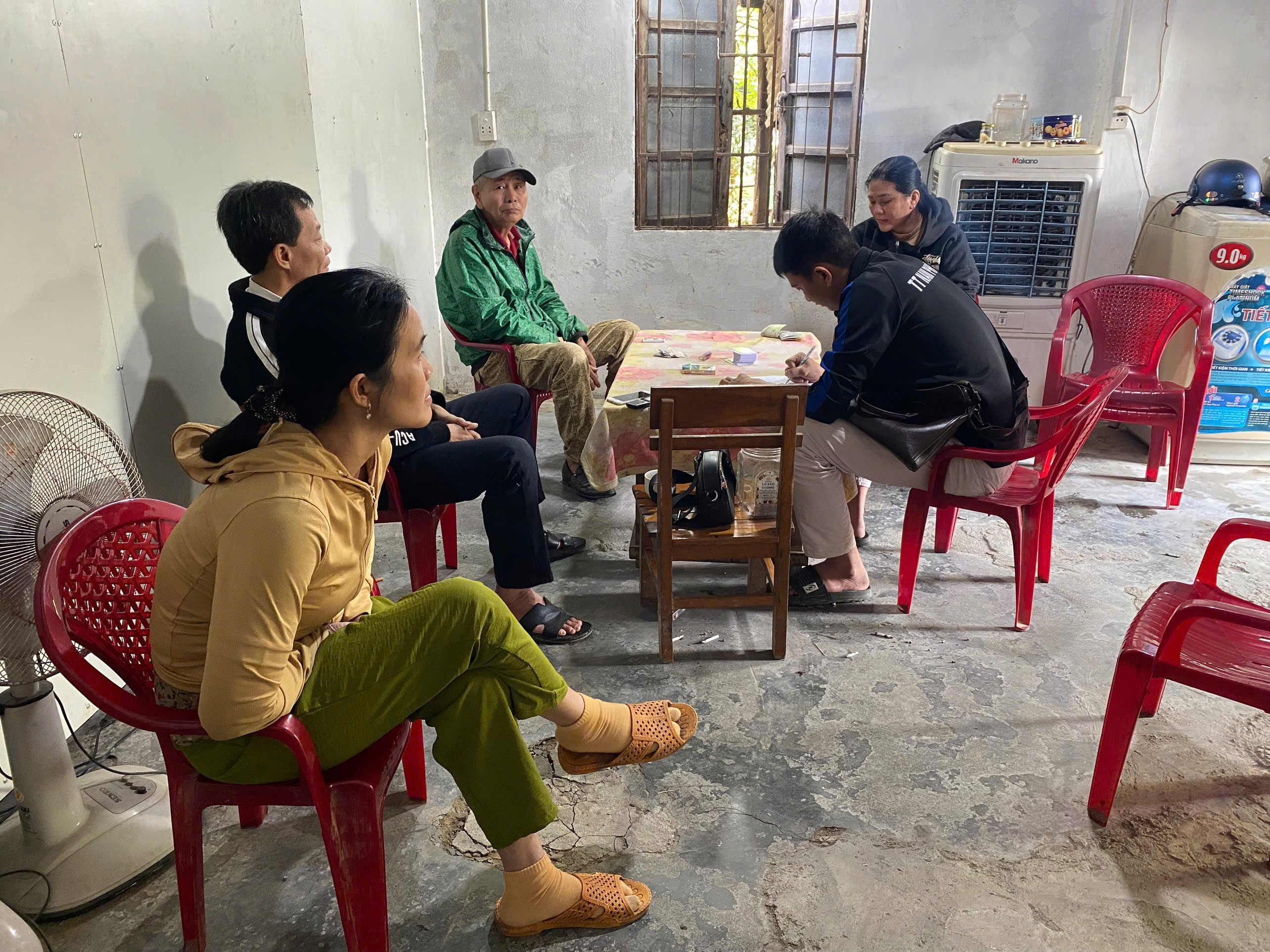 Nhìn trộm gái xinh thay đồ – Hành vi vi phạm đạo đức và pháp luật cần cảnh báo nghiêm khắc